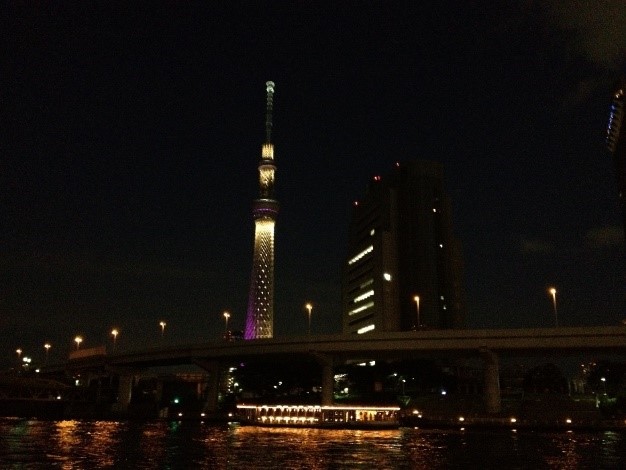 TRUONGTIEN.JP - Tokyo Skytree ở Miyavi chiếu sáng. Dưới đây: Tokyo Skytree trong ánh sáng Iki