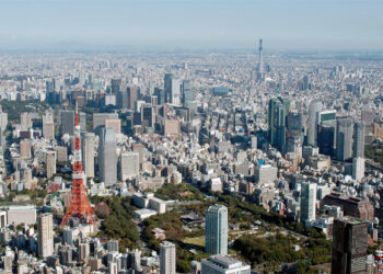 Tokyo Tower và Tokyo Sky Tree – biểu tượng của Nhật Bản lần lượt trong thế kỷ XX và XXI