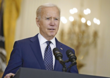 Tổng thống Mỹ Joe Biden cùng phu nhân chúc mừng Thủ tướng Nhật Bản Suga về một kỳ Olympic thành công