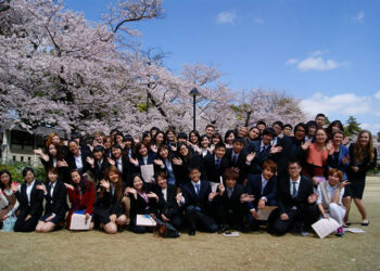 Số du học sinh đến Nhật Bản giảm đến 90% do các lệnh hạn chế COVID 19. Nhật Bản là nước G7 duy nhất không tuân thủ nguyên tắc về tiếp nhận du học sinh.