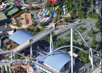 OSAKA: 35 người mắc kẹt trên không do sự cố mất điện