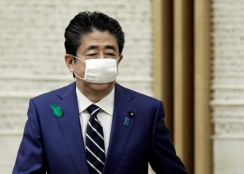 Nhật Bản: Tồn kho hàng triệu chiếc “khẩu trang Abe”