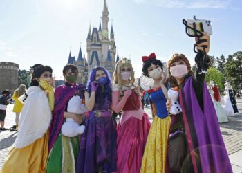 Tokyo Disneyland tổ chức Halloween sau 2 năm