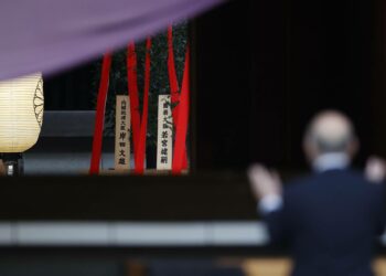 Kishida gửi lễ vật đến đền Yasukuni