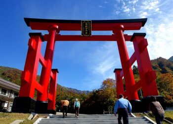 Đến thăm đền thờ thần đạo Nhật Bản (Shinto Shrines) đúng cách