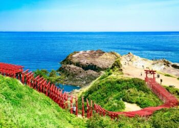 10 cổng Torii mang tính biểu tượng nhất Nhật Bản