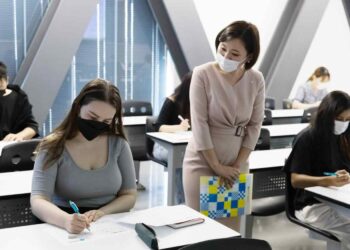 Nhật Bản bỏ lỡ nhân tài nước ngoài khi các công ty quá chú trọng vào kỹ năng Tiếng Nhật