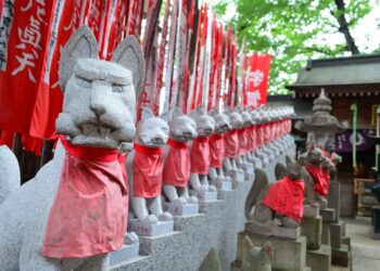 Khám phá chùa Toyokawa Inari Tokyo Betsuin