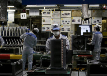 Omicron “phủ bóng đen” lên các doanh nghiệp tại Nhật Bản